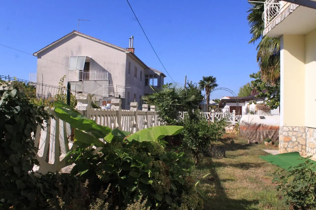 Apartments With A Swimming Pool Valbandon, Fazana - 7257